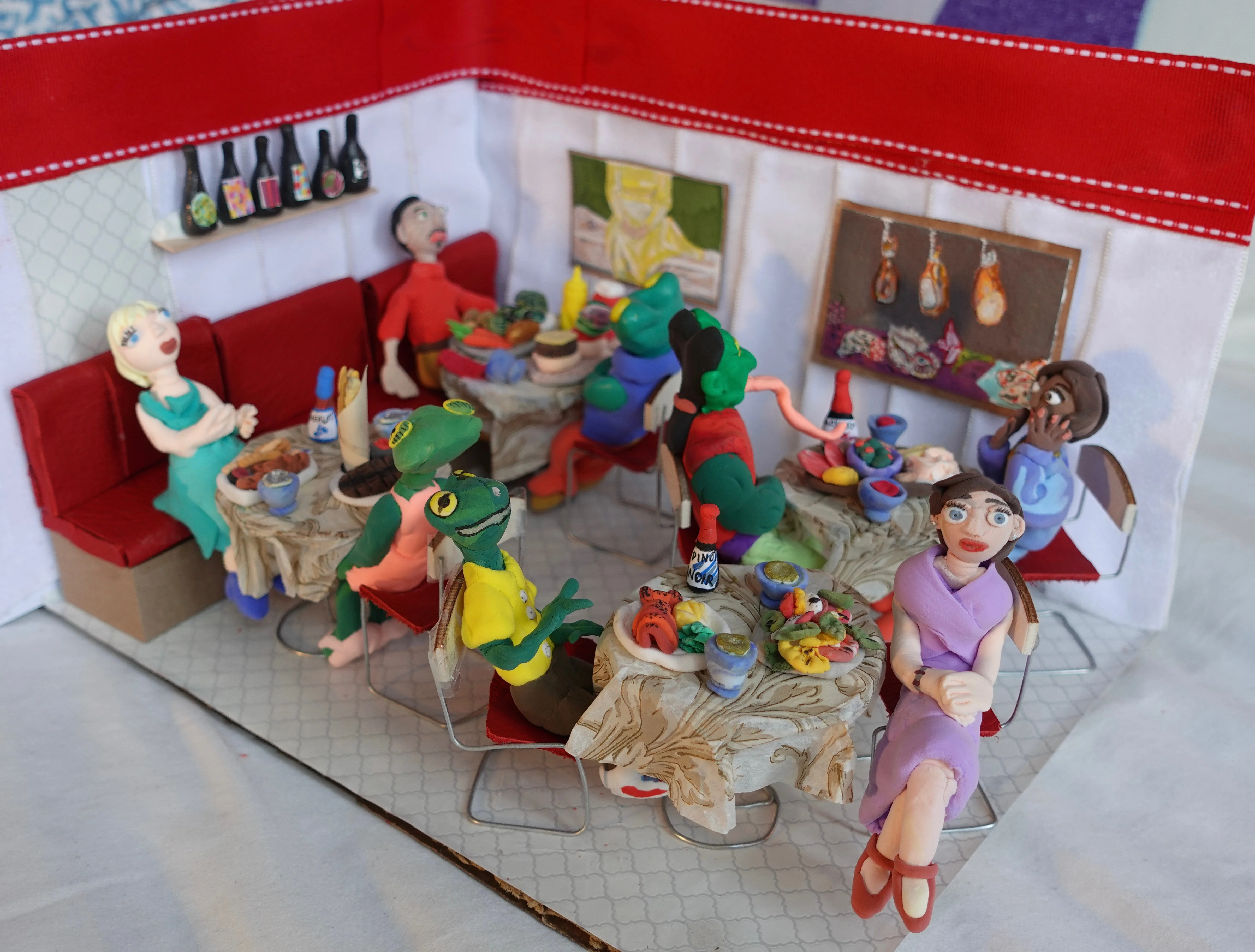 Miniature restaurant diorama